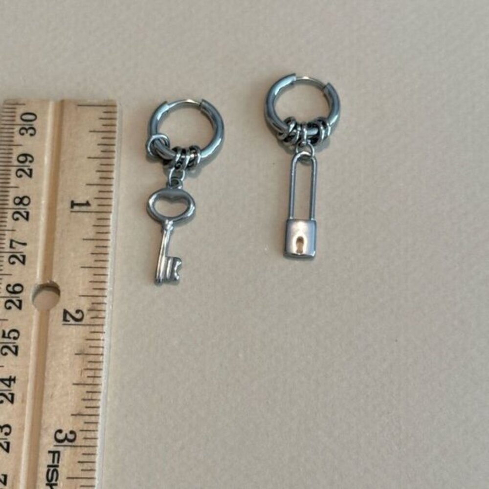 Key Earrings N1351 - Picture 4 of 4